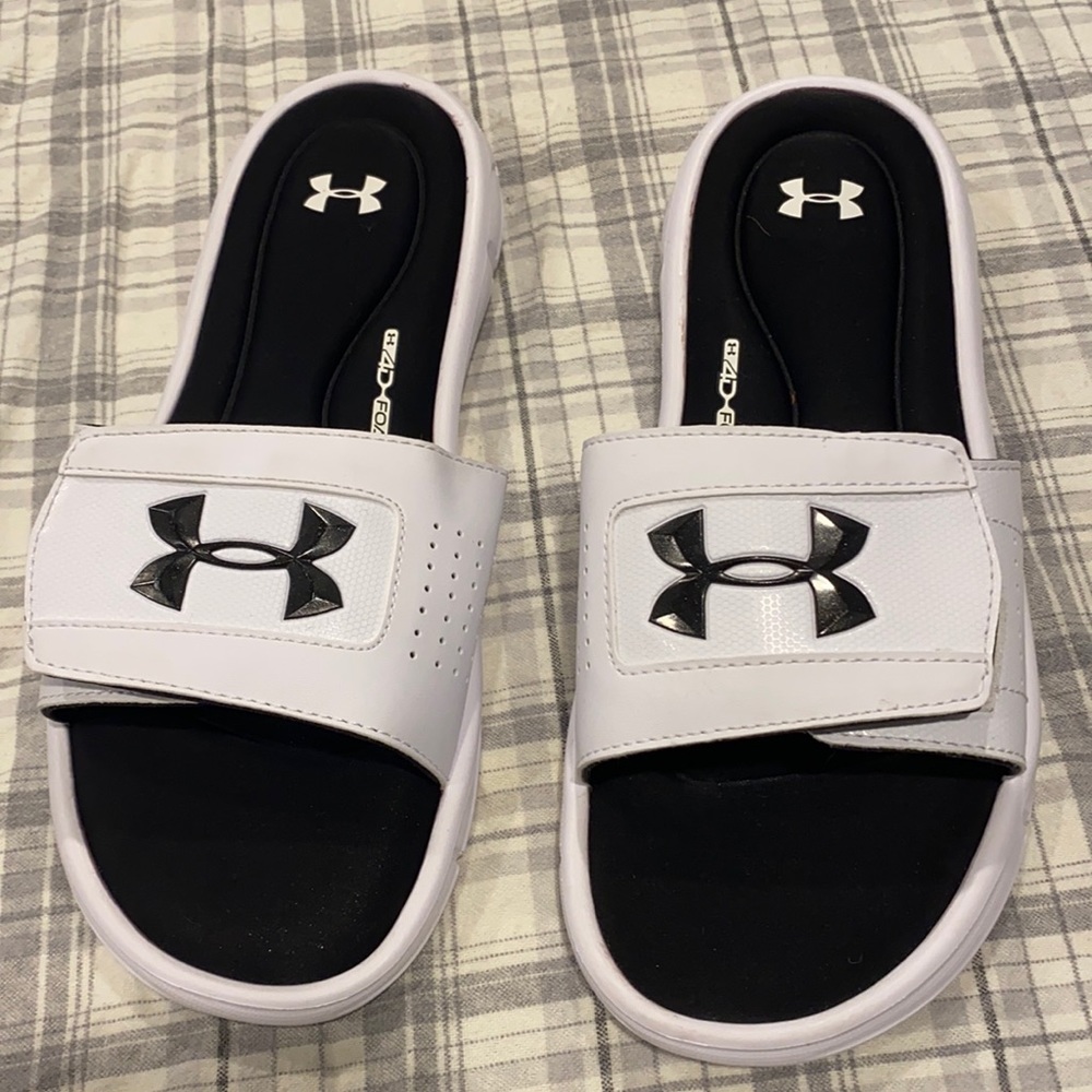 Under armour size 9 slides 4d foam never worn